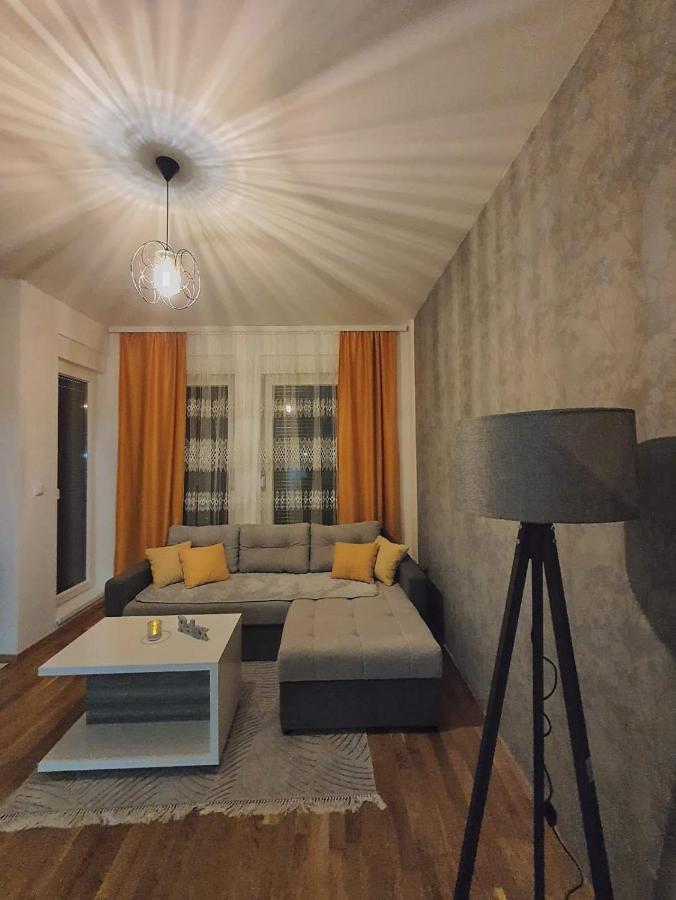Zara 1 Apartman Bijeljina Buitenkant foto
