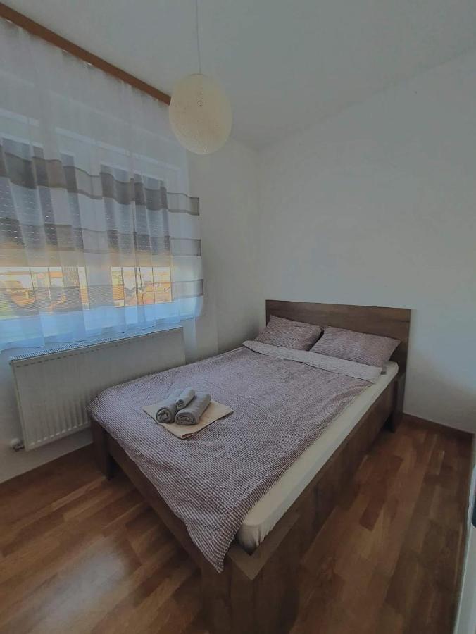 Zara 1 Apartman Bijeljina Buitenkant foto