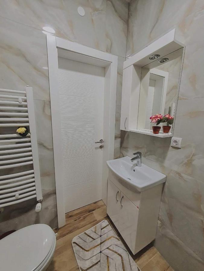 Zara 1 Apartman Bijeljina Buitenkant foto